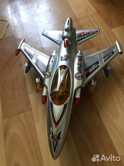 Игрушка самолет