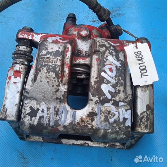 Суппорт тормозной задний левый Land Rover range R