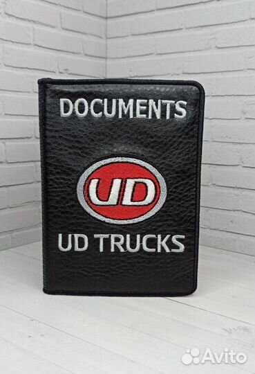 Обложка на автодокументы с вышивкой UD truck