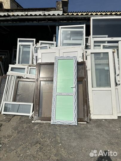 Пластиковые двери 70 на 200 не Б/У