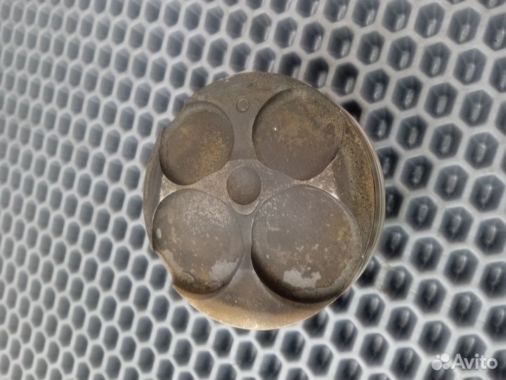 Suzuki gsxr 600 k8 k9 k10 n735 Поршень