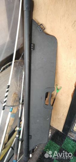 Шторка багажника hover