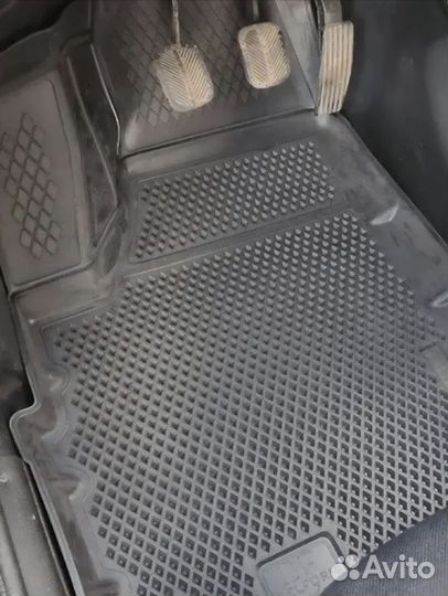 Коврики в Ниву Легенд