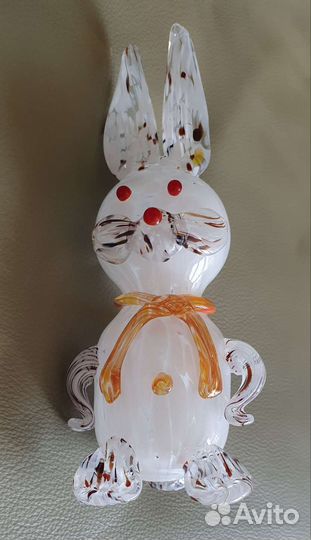 Фигурки из цветного стекла