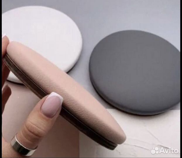 Подставки для локтя мастера маникюра