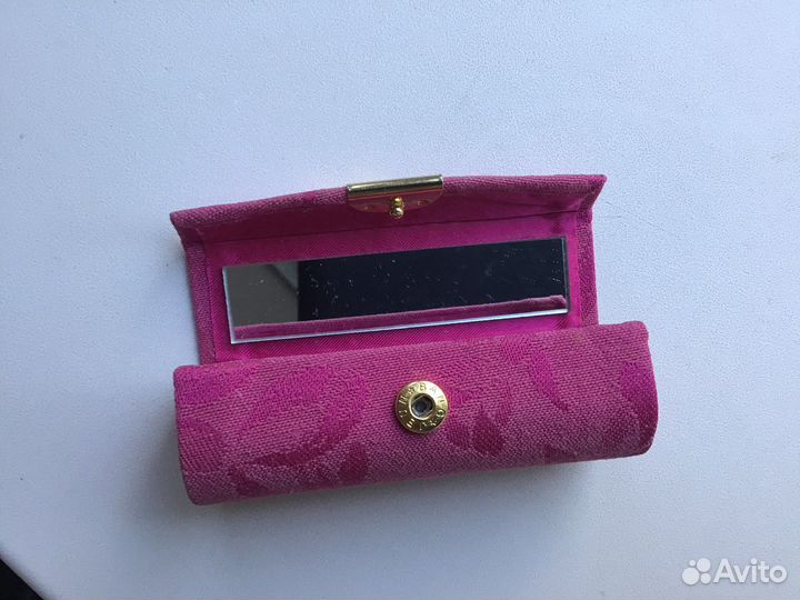 Футляр для помады