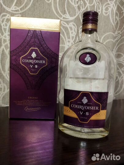 Коробка с бутылкой от коньяка Courvoisier VS