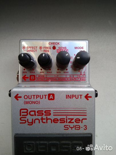 Boss SYB 3 Bass Synthesizer педаль для бас гитары