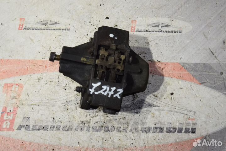 Суппорт зад лево c Toyota Progres JCG10 1JZ-FSE