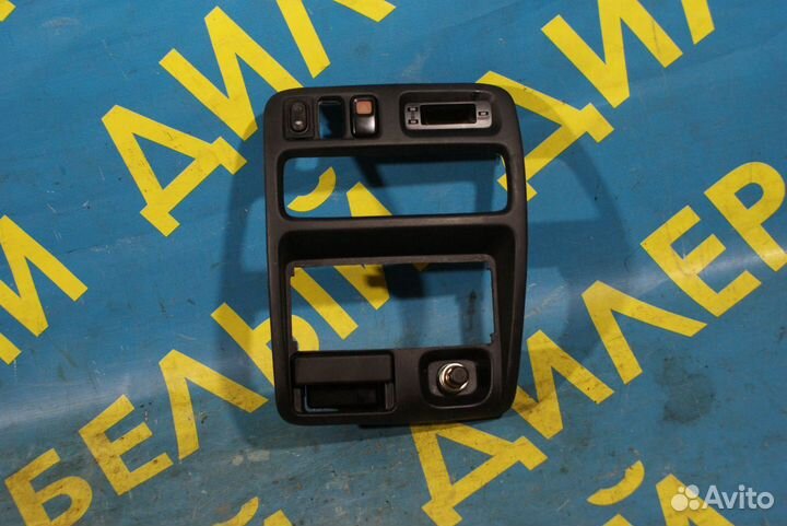 Рамка магнитолы Mazda 323F BA