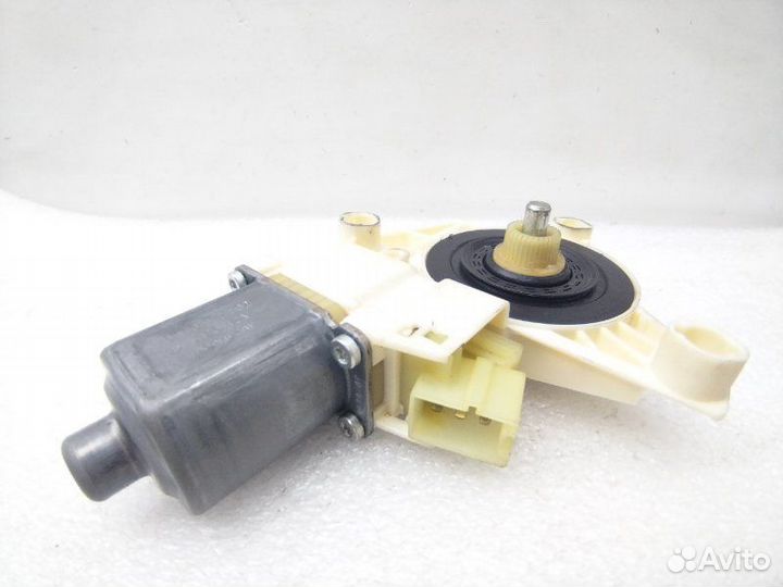 Моторчик стеклоподъемника передний правый