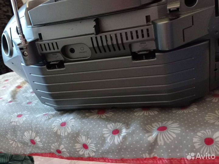 Магнитофон LG кассетный и для CD дисков