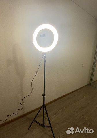 Кольцевая лампа со штативом