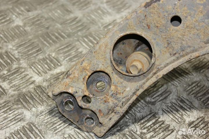 Рычаг передний правый нижний Chevrolet Lanos 2004