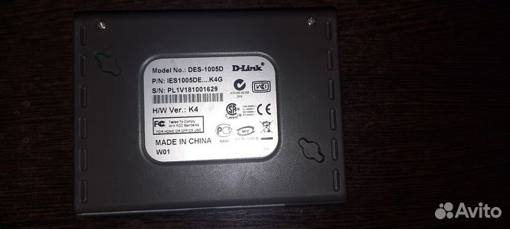 Swirch d-link DES-1005D