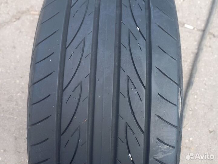 Yokohama Advan Fleva V701 205/55 R16