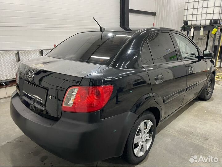 Kia Rio 1.4 AT, 2011, битый, 250 000 км