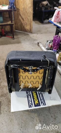 Передние сиденья волга