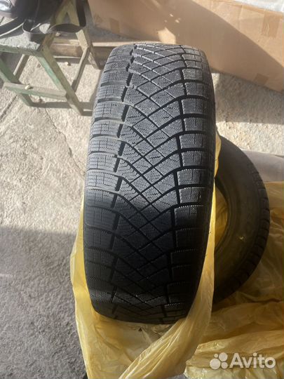 Pirelli Ice Zero 205/60 R16