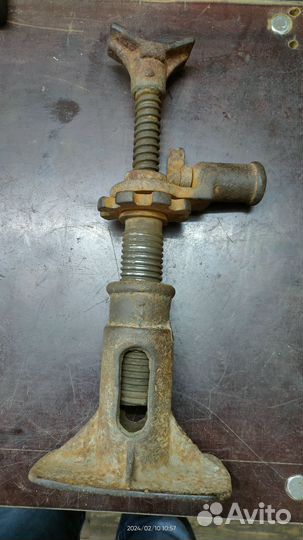 Домкрат УАЗ