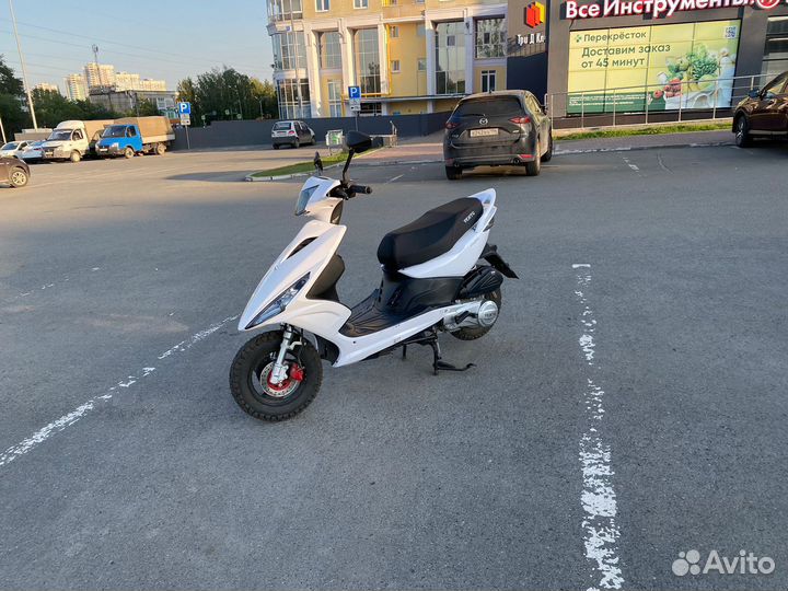 Скутер Vento Corsa