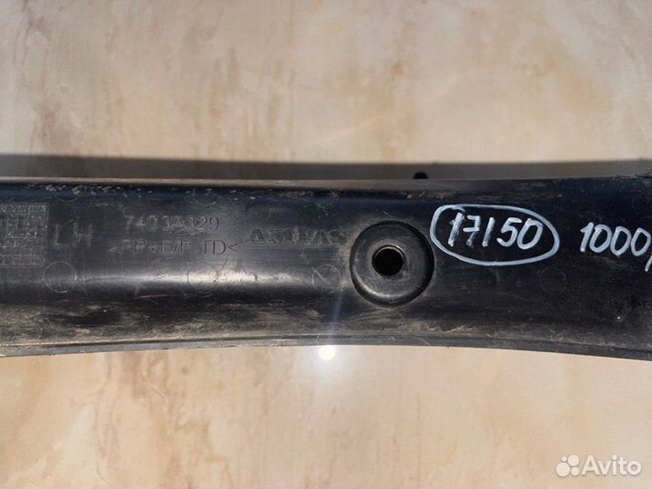 Накладка двери багажника задняя левая Mitsubishi