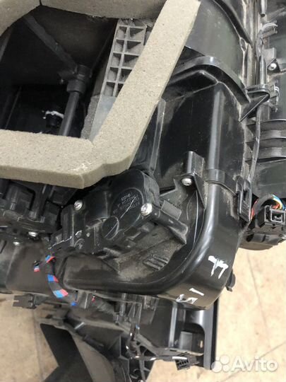 Моторчик заслонки печки бмв ф16 ф16 х5 х6 оригинал
