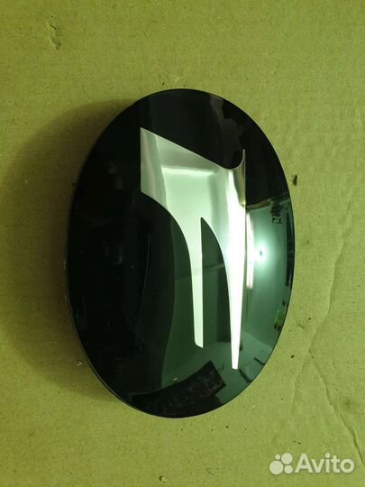 Эмблема F-Sport в решетку Lexus RX