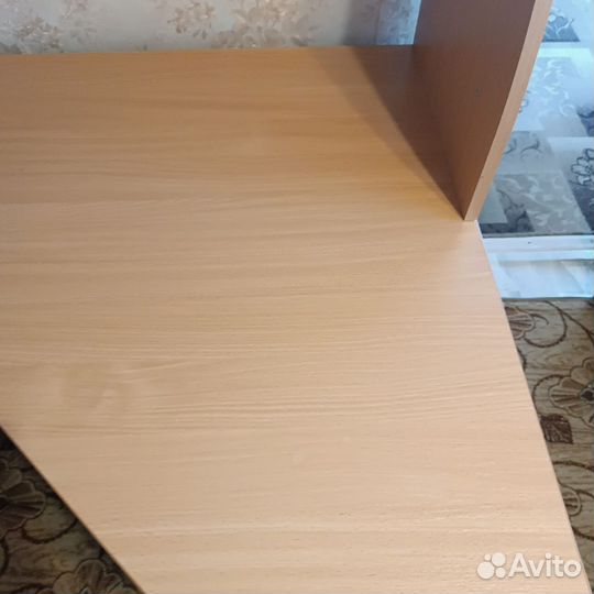 Письменный стол