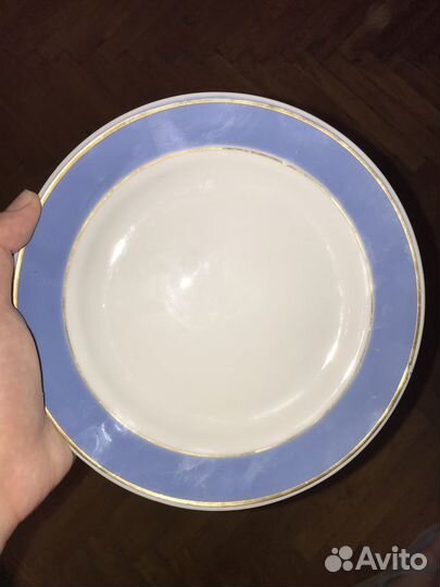 Тарелки красный фарфорист