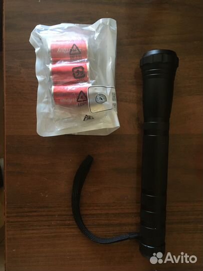 Фонарь яркий луч 3w