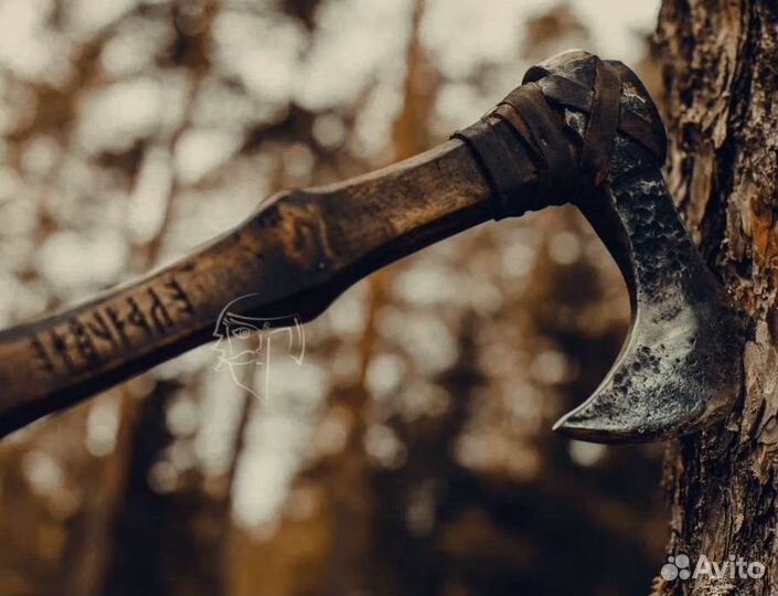 Кованый топор ручной работы Варяг