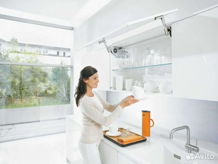 Механизм подъёма фасада blum HS02