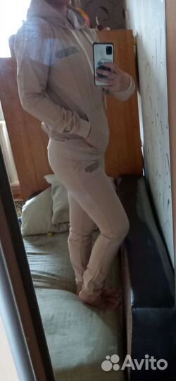 Спортивный костюм новый 42-46