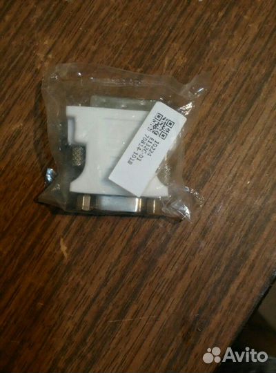 DVI на VGA переходник