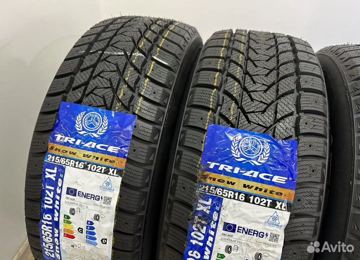 Tri Ace Snow White II 215/65 R16 33T
