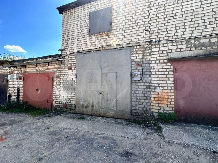 Гараж, > 30 м²