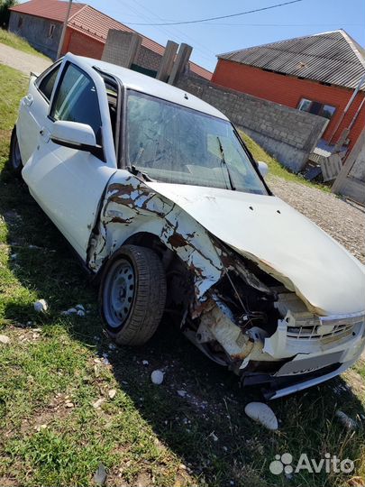 LADA Priora 1.6 МТ, 2015, битый, 217 000 км