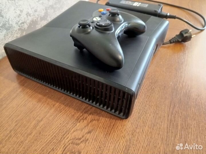 Xbox 360 slim не прошитый