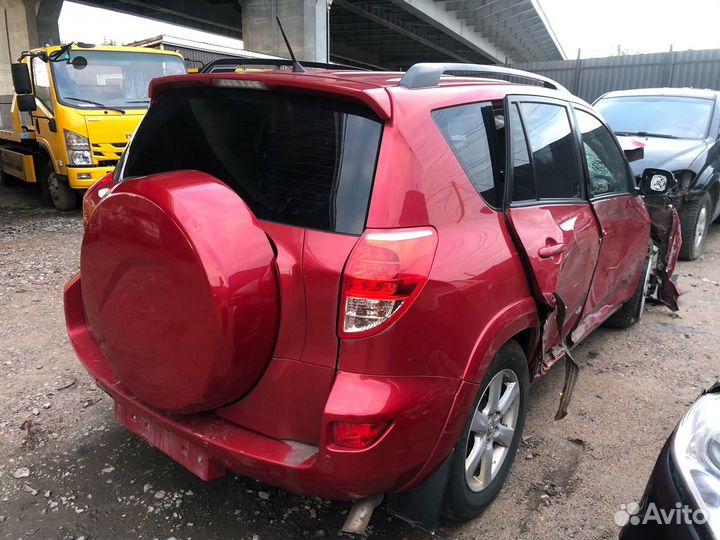 Toyota RAV4 2.4 AT, 2008, битый, 250 000 км