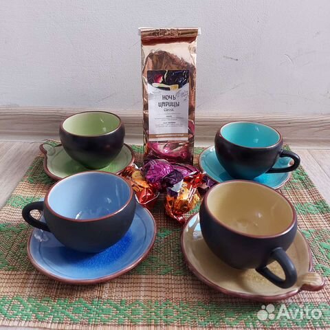 Чайные чашки с блюдцами