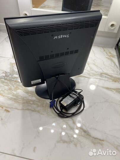 Монитор ViewSonic VA712b с динамиками