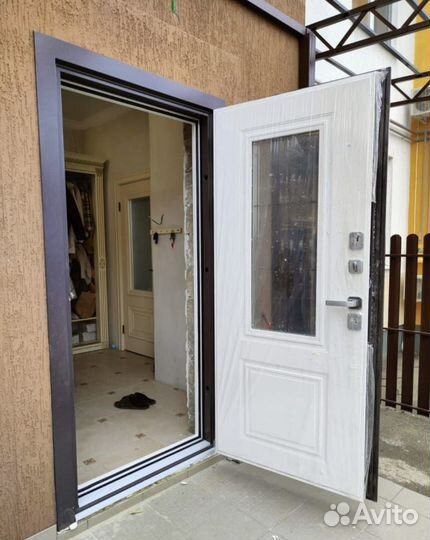 Дверь с терморазрывом в дом