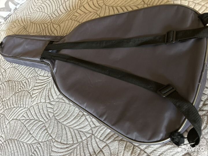 Акустическая гитара