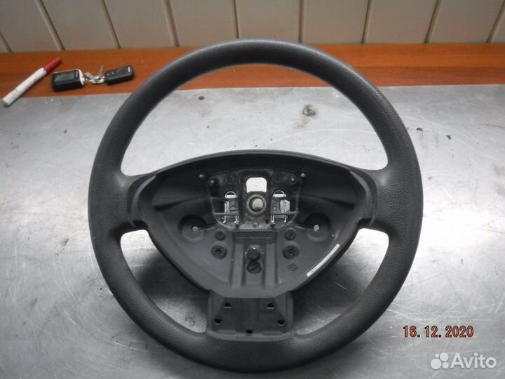 Руль Nissan Terrano F4R 2014