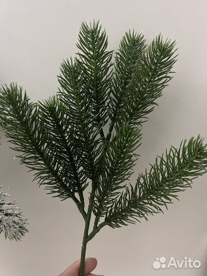 Искусственные ветки ели