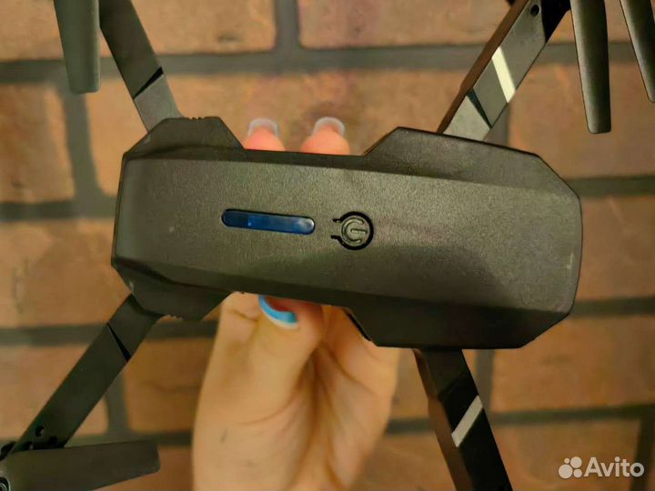 Квадрокоптер E88 pro