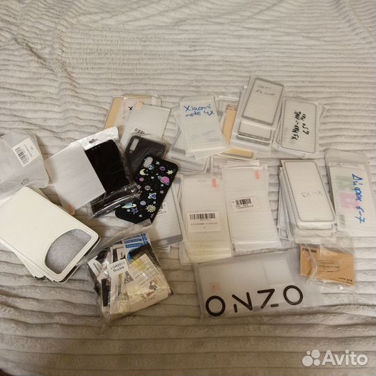 Коробка защитных стекол, чехлов и пленок 281шт