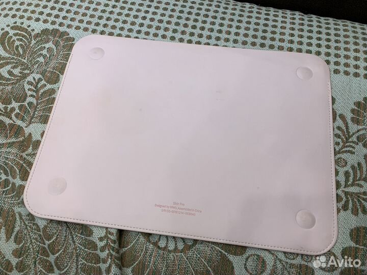 Сумки и чехлы для MacBook