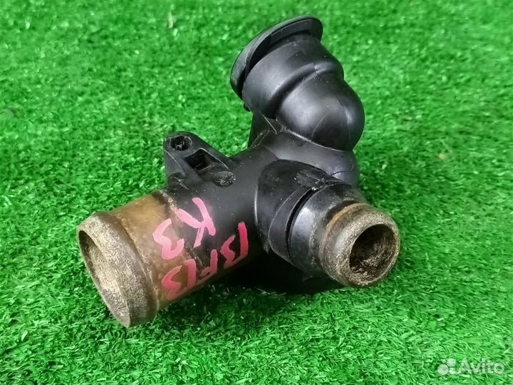 Фланец системы охлаждения Audi A4 (8E B7) 2005-20